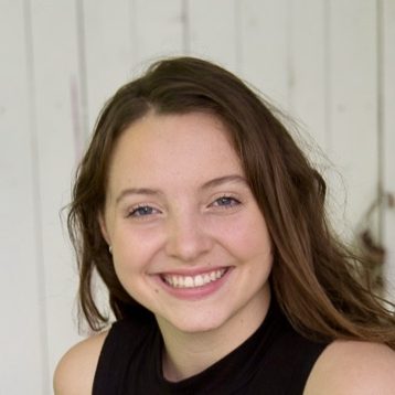 Meira Downie - bio photo Meira Downie - bio photo